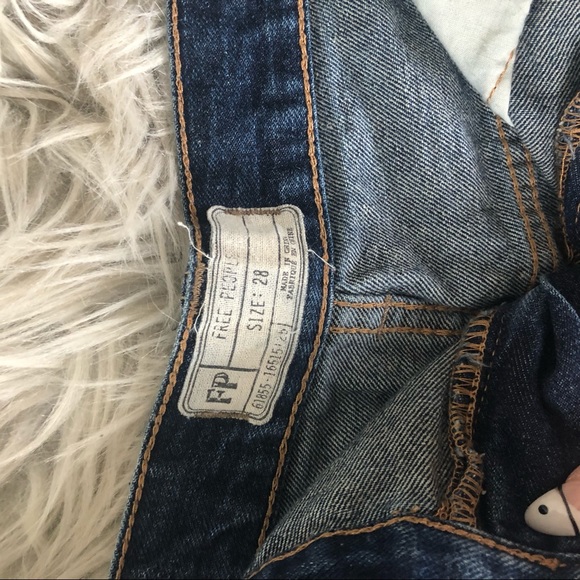 Free People Size 28 Distressed Jean Shorts Patch - Picture 4 of 4